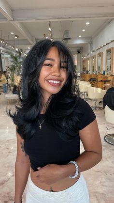 Platinový Blond, Small Face Hairstyles, Black Hair Layers, Nigeria Women, Hairstyles Asian, Hairstyles Names, Black Hair Cuts, Rambut Brunette, Layered Haircuts For Medium Hair