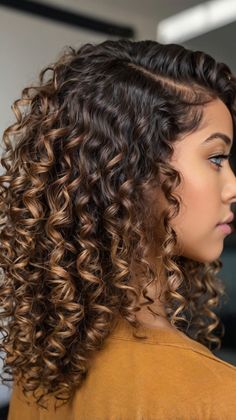 Blowout low taper fade curly hair Curly Taper, The Perfect Blowout, Taper Fade Curly Hair, Low Taper Fade