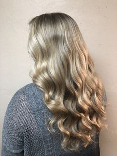 Drop Curls Hairstyles, Out Curls Hairstyles, Brushed Curls, Soft Curl Hairstyles, Grad Makeup, Ringlet Curls, Matric Dance, New Template