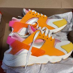 Nike Air Huarache Shoe - Women’s Size 7 Summit White / Hyper Pink Brand New, Never Worn. (Didn’t Return In Time) Nike Air Huarache Women, Huaraches Shoes, Shoes Nike Air, Shoe Women, Nike Air Huarache, Air Huarache, Pink Brand, Nike Pink, Shoes Nike