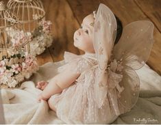 Fairy One Year Pictures, Year 1 Photoshoot, One Year Old Fairy Photoshoot, Fairy Birthday Pictures, Fairy 1st Birthday Photoshoot, Fairy First Birthday Cake Smash, Fairy First Birthday Outfit, Fairy Photoshoot Kids, Baby Fairy Photoshoot