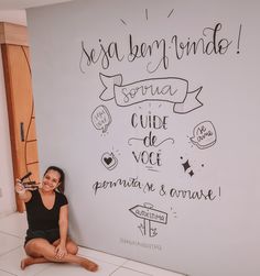 Parede com escritas seja bem vindo, sorria, cuide de você, permita se e arrase. Wall Painting Techniques, Type Inspiration, Braid Designs, Lettering Tutorial, Salon Design, Instagram Blog, Diy Manicure