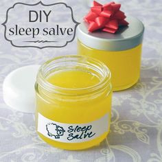 This homemade sleep salve will help relax you and put you to sleep! Coconut oil + olive oil + beeswax + 5 essential oils Sleep Salve, Shower Melts, Indoor Herb, Diy Kosmetik, Diy Body, Diy Health, Lotion Bars