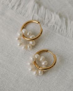 Baroque Pearl Earrings, Jewelry Lookbook, Girly Jewelry, Bijoux Diy, Jewelry Inspo, Stainless Steel Earrings, Pretty Jewellery, Dainty Jewelry, Ear Jewelry