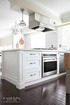 the kitchen is clean and ready to be used as an appliance for cooking