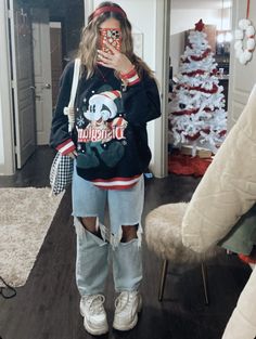 Disneyland Outfits For Winter, Spirit Jersey Outfit Disney, Cute Disneyland Outfits Winter, Cute Christmas Disneyland Outfits, Disneyland Spirit Jersey Outfit, Plus Size Disney Outfits Christmas, Disney World Outfits Winter Cold Weather, Disneyland Aesthetic Outfit Winter