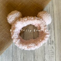 This super cute soft and stretchy Sherpa headband in baby pink features adorable bear ears, adding a fun and playful touch to your look.  Made from ultra-cozy Sherpa fabric, it's perfect for keeping you warm and stylish on chilly days while ensuring a snug and comfortable fit. The baby pink color adds a sweet, feminine vibe, making it an ideal accessory for lounging at home or adding a cute twist to your everyday outfits.  This charming headband is a must-have for anyone who loves combining cozi Bear Ear Headband, Face Wash Headband, Spa Headband, Baby Pink Colour, Cute Headbands, Bear Ears, Ear Headbands, Turbans, Pink Baby