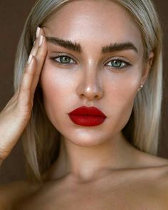 Brow goals Red Lipstick Looks, Red Lipstick Makeup, Red Lip Makeup, Pinterest Makeup, Trendy Makeup, Beauty Services, Lipstick Makeup, Makeup Goals, Red Lipstick