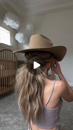 linds on Instagram: "favorite way to do a ponytail 🤠
.
.
.
.
#hairtutorial #ponytail #hairstyle #hairideas #messyponytail" Hair Styles Accessories, Easy Care Hairstyles, Hair Tricks, Ponytail Hairstyle, Messy Ponytail, Hair And Makeup Tips, A Ponytail, Hair Do, Pretty Hair