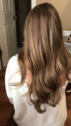 Dirty Brown Hair, Dirty Blonde Hair Highlights, Summer Blonde Hair, Brown Hair Inspo, Brunette Hair With Highlights, Dirty Blonde Hair, Dark Blonde Hair, Dirty Blonde, Hair Inspo Color