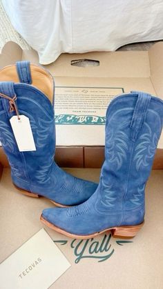 Size 7.5, keep reciept might have to return dor different size, have been sold out😔 Cute Cowgirl Boots, Botas Western, Looks Country, Cowgirl Aesthetic, Cowgirl Boot, Country Concert Outfit, Concert Fits, Shoe Inspo, Shoes Blue