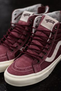 Vans Sk8 Hi Outfit, Sk8 Hi Outfit, Fii Puternic, Skateboard Style, Red Vans, Shoes Cheap, Shoes Vans, Vans Sk8 Hi