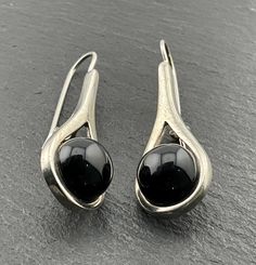 Vintage Black Hardstone Sterling Silver Dangle Drop Earrings, Fully Hallmarked London 925, Max Dangle Length 45mm, Max Diameter 14.8mm, Weight 7.23 Grams, Secure Ear Wire Closure, Lovely Condition Black Sterling Silver Dangle Earrings, Antique Black Dangle Jewelry, Vintage Black Drop Earrings, Black Sterling Silver Teardrop Dangle Earrings, Sterling Silver Black Enamel Drop Earrings, Ear Wire, Vintage Black, Halloween Shopping, Jewelry Earrings Dangle