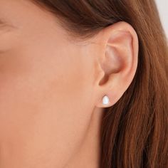 White opal is a stone that symbolizes love, goodness, and purity. Beautifully crafted, these stunning earrings are an enchanting addition to any look. Jewelry Ring Box, Opal Stone, Stunning Earrings, White Opal, Free Jewelry, Stone Earrings, Jewelry Trends, Ring Necklace, Ring Earrings