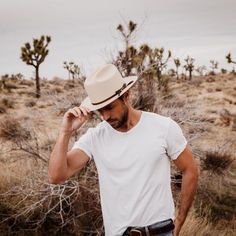 Stetson Straw Fedora Hats | Official Site Mens Fedora Hat Outfit, Men Wearing Hats, Open Road Hat, Bw Photoshoot, Stetson Open Road, Fedora Hat Outfits, Classy Hats, Farm Photos, Desert Style