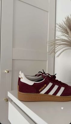 Red Spezial Adidas, Adidas Spezial Red, Spezials Adidas, Spezial Adidas, Adidas Outfit Shoes, Fashion Moodboard, Adidas Outfit, Mood Board Fashion