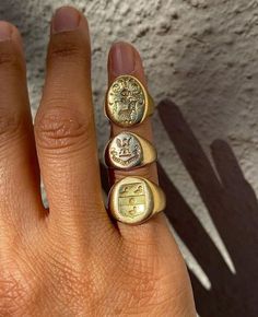 Men Ring Design, Men Rings Silver, Wax Seal Ring, Family Crest Rings, Antique Gold Rings, Vintage Gold Rings, Signet Ring Men, Antique Gold Jewelry, Vintage Style Rings