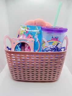 My Little Pony Gift Basket *My Little Pony shadow and face palette *My Little Pony lip oil set *My Little Pony cup with straw *Bubble spa headband My Little Pony Bag, Pony Gift, My Little Pony Collection, Face Palette, Spa Headband, Relax Spa, Cup With Straw, Spa Kit, Beauty Spa