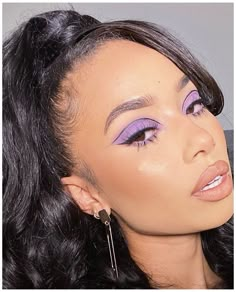 Eye Makeup For Black Women, Purple Eyeshadow Looks, Purple Makeup Looks, Make Up Designs, Purple Eye Makeup, Purple Makeup, Beauty Make-up, Purple Eyeshadow