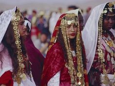 size: 24x18in Photographic Print: Traditional Berber Wedding, Tataouine Oasis, Tunisia, North Africa by J P De Manne : Artists Berber Wedding, African Wedding Attire, Three Women, Bandana Hairstyles, Traditional Fashion, African Wedding, World Cultures, Folk Costume, Niqab