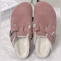 Birkenstock Boston Shearling Regular Fit Pink Clay Usd $219.30 Size 36 New The Box Has No Lid Info Birkenstock Boston Shearling Regular Fit Pink Clay Treat Your Feet To Birkenstock's Luxuriously Soft Shearling For Warm-Wearing Comfort. The Boston Shearling Features A Genuine Shearling Lining On The Footbed And The Upper To Keep Feet Extra Warm And Cozy. - Anatomically Shaped Cork-Latex Footbed With Shearling Lining - Upper: Soft Suede Leather - Details: Shearling Lined Upper And Footbed; Adjustable Metal Pin Buckle - Lining: Shearling - Lightweight Eva Sole For Cushioning And Shock Absorption Style Code: 1023281 Pink Boston Birkenstocks, Pink Birkenstocks, Birkenstock Pink, Birkenstock Boston Shearling, Eva Sole, Birkenstock Boston, Pink Clay, Metal Pins, Soft Suede