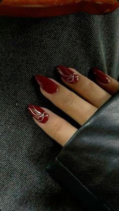 Nails To Go With Maroon Dress, Red Patterned Nails, Oval Burgundy Nails, Nails With Burgundy Dress, Dark Romance Nails, Nails 2024 Red, Red Dark Nails, Nails Middle Length, Dark Maroon Nails