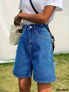 Denim Shorts Outfit Summer, Functional Wardrobe, Denim Shorts Outfit, Stretch Denim Shorts, Denim Skirt Outfits, Summer Shorts Outfits, Leather Denim, Denim Details, Long Shorts