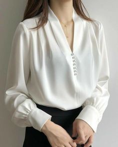 Silk Top Outfit, Tops Outfit, Curvy Casual Outfits, Fancy Shirt, Blouse Casual Fashion, Formal Tops, Fashion Top Outfits