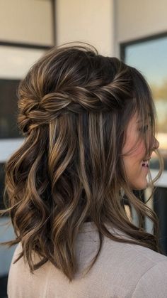 Cute Fall Updos For Medium Hair, Medium Hair Styles With Braids, Hairstyles For Medium Length Hair Easy Simple Step By Step, Moh Makeup, Prom Hairdos, Bow Hairstyles, Bridesmaid Hair Inspo, Bridesmaid Hair Medium Length, Prom Hairstyle