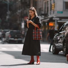 Red Leather Boots Aesthetic, Edgy Cowboy Boots Outfit, Red Cowboy Boots Outfit Winter, Ankle Heels Outfit, Red Western Boots Outfit, Red Boot Outfit, Red Boots Outfit Western, Cowboy Boots Outfit Winter, Red Knee High Boots