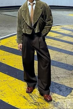 Fashion By Decade, Formal Streetwear, Good Clothes, Outfit Sneakers, Men Over 50, Vintage Menswear, Jordan Outfit, Classy Outfits Men, Black Men Street Fashion