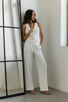 Two piece matching set. Bridal white set vest and palazzo pants. White pants suit. Women's white suit. Vest suit for wedding guests Material: 80% cotton 20% viscose Colors: Black, White, Red, Hot Pink, Dark Blue, Jeans, Mocca, Beige, Kelly Green Sizes-Length: XS size: Blazer-70cm (27,5''), Sleeves-59cm (23,2''), Pants-107cm (42,1'') S size: Blazer-71cm (27,9''), Sleeves-60cm (23,6''), Pants-109cm (42,9'') M size: Blazer-73cm (28,7''), Sleeves-62cm (24,4''), Pants-111cm (43,7'') L size: Blazer-75cm (29,5''), Sleeves-63cm(24,8''), Pants-113cm(44,5) We can customize bigger/smaller size/ length for you as well. You can purchase different sizes for Blazer, Vest and Pants, just leave a note under the order. Model on the Photo: 173 cm-5.67 feet, S size PRODUCT CARE: Professional dry-cleaning FREE White Vest Suit Women, White Womens Pant Suit, White Pantsuits For Women Wedding, Pantsuits For Women Wedding, Womens Vest Suit, Vest And Pants Outfit, White Pant Suit Women, White Suit Women, White Pants Suit