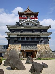 Front View of Kiyosu Castle | Kiyosu Castle has a long and s… | Flickr Muromachi Period, Tokugawa Ieyasu, Oda Nobunaga, Musical Chairs, Painting Materials, Japanese History