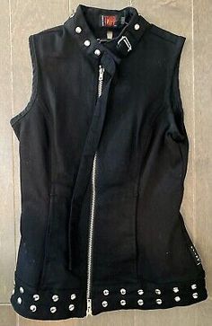 Punk Wardrobe, Vest Types, 2000 Goth, Goth Wardrobe, 2000 Emo Fashion, 80s Punk Fashion, Diy Goth Clothes, Tripp Nyc, Outfits 2000s