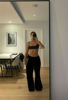 Light Abs Women, Gym Fits Aesthetic Women, Gym Clothes Aesthetic, Mode Gossip Girl, Gym Crush, Trening Fitness, Cute Gym Outfits, Gym Fits, Chill Fits