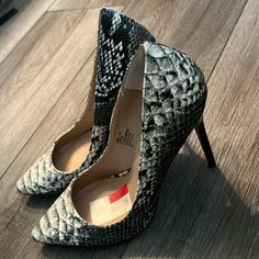 Beautiful Snakeskin Pumps. They Will Compliment Any Outfit! Great With A Pair Of Jeans Or Leggings! Chic Fitted Gray Heels, Trendy Gray High Heel Heels, Trendy Gray High Heels, Girls Pumps, Madden Girl Shoes, Girl Shoes, Madden Girl, Snake Skin, Girls Shoes