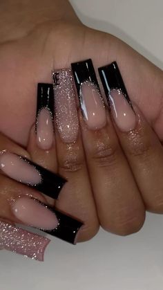 Uncovering the Mysteries: The Reasons Why Women Put on Make-Up Graduation Nails Acrylic Black, Black Glam Nails, Black Prom Nails, Paznokcie Hello Kitty, Girly Acrylic, Prom Inspo, Black Acrylic Nails, Hard Nails