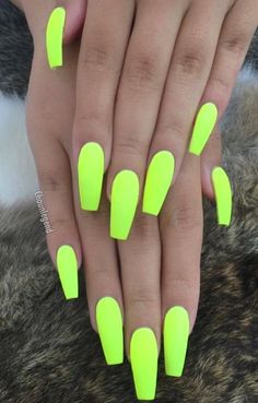 Light Green Gel Nails, Pedicure Gel, Bright Summer Acrylic Nails, Neon Yellow Nails, Neon Green Nails, Gel Nails At Home, Stylish Nails Designs