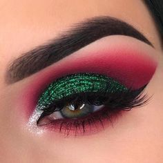 Patriotic Makeup, Eyeliner Trends, Double Eyeliner, Christmas Makeup Tutorial, Festive Makeup, Xmas Makeup, Christmas Eyeshadow, Maquillage Yeux Cut Crease