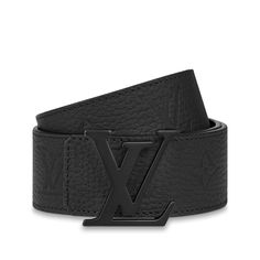 Louis vuitton's iconic emblems are given a modern twist in the lv initiales 40mm reversible belt. Central to the design is the lv initials buckle with a striking matte finish. The double-sided calf leather strap offers versatility while spotlighting the house's expert craftmanship via the finely embossed monogram pattern. Louis Vuitton Belt Mens, Lv Empreinte, Luxury Belts, Louis Vuitton Belt, Monogram Pattern, Designer Belt, Fashion Suits For Men, Reversible Belt, Louis Vuitton Accessories