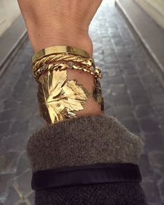 Gold Girl, Gold Bangle