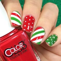 Diy Christmas Nail Designs, Diy Christmas Nails, Christmas Nail Polish, Christmas Nails Diy, Treats Christmas, Christmas Manicure, Holiday Nail Designs, Cute Christmas Nails, Christmas Nails Easy