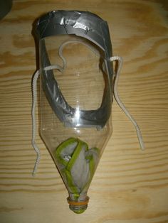 [Bricolage] Fabrication d'un masque de protection respiratoire de fortune New Things To Try, N95 Mask, Diy Life Hacks, Gas Mask, Diy Life, Zombie Apocalypse, Armored Vehicles, Survival Tips, Emergency Preparedness