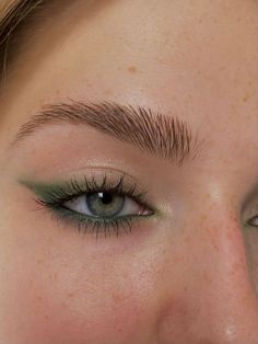 Maquillage On Fleek, Green Eyeliner, Swag Makeup, Smink Inspiration, Ethereal Makeup, Green Makeup, Pinterest Makeup, Makijaż Smokey Eye, Dope Makeup