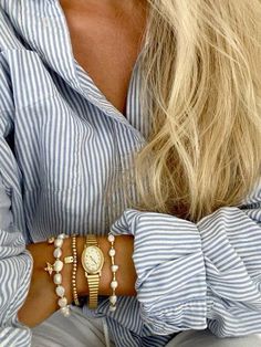 Gold Aesthetic Luxury, Clean Girl Jewelry, Bracelet Stack Ideas, Angelina Core, Gold Bracelet Stack, Maximalist Jewelry, Scandi Girl, Xoxo Jewelry