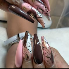 Ceo Nails, Nail Designs Birthday Ideas, Stiletto Nail Art Fall, Simple Nude Acrylic Nails, Funky Nail Art, Sassy Nails, Nails Now, Nails Design With Rhinestones, Stiletto Nails Designs