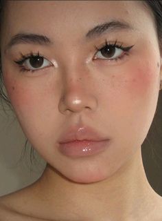 Asian Face Makeup, Japanese Igari Makeup, Pink Glowy Makeup, Freckles Makeup, Peach Makeup, Makeup Tip, Tanned Makeup, Makeup Artist Tips