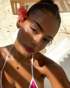 Beach Selfie Ideas, Thai Makeup, Cooler Look, Foto Ideas Instagram, Island Girl, Summer Makeup, Pretty Makeup, Cute Makeup