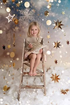 Creative Christmas Photography, Christmas Studio Background, New Year Mini Session, Christmas Decor Ideas Photoshoot, Christmas Decor For Photoshoot, Indoor Snow Photoshoot, Creative Christmas Photos, Christmas Photo Studio Decor, Christmas Decor Ideas Photostudio