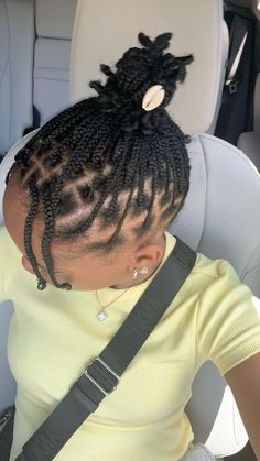 Mini Braids On Natural Hair, Braids On Natural Hair, Cornrows Natural, Mini Braids, Classy Hair, Cornrows Natural Hair, Cornrows Styles, Curls Hairstyles, Loose Hair